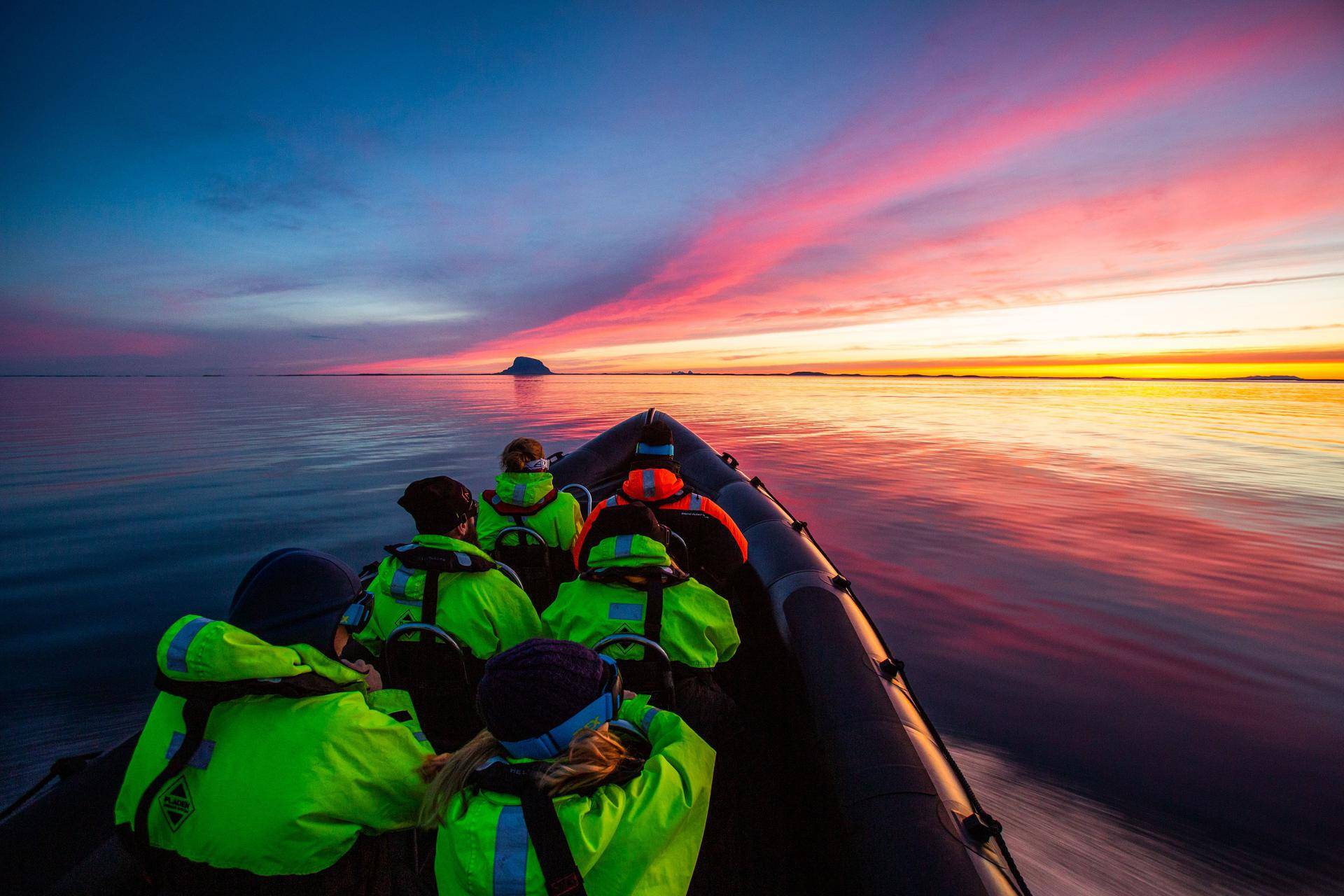 RIB-Safari til Herøy – Øyparadis, broer, familieaktiviteter og lunsj på Herøy Brygge