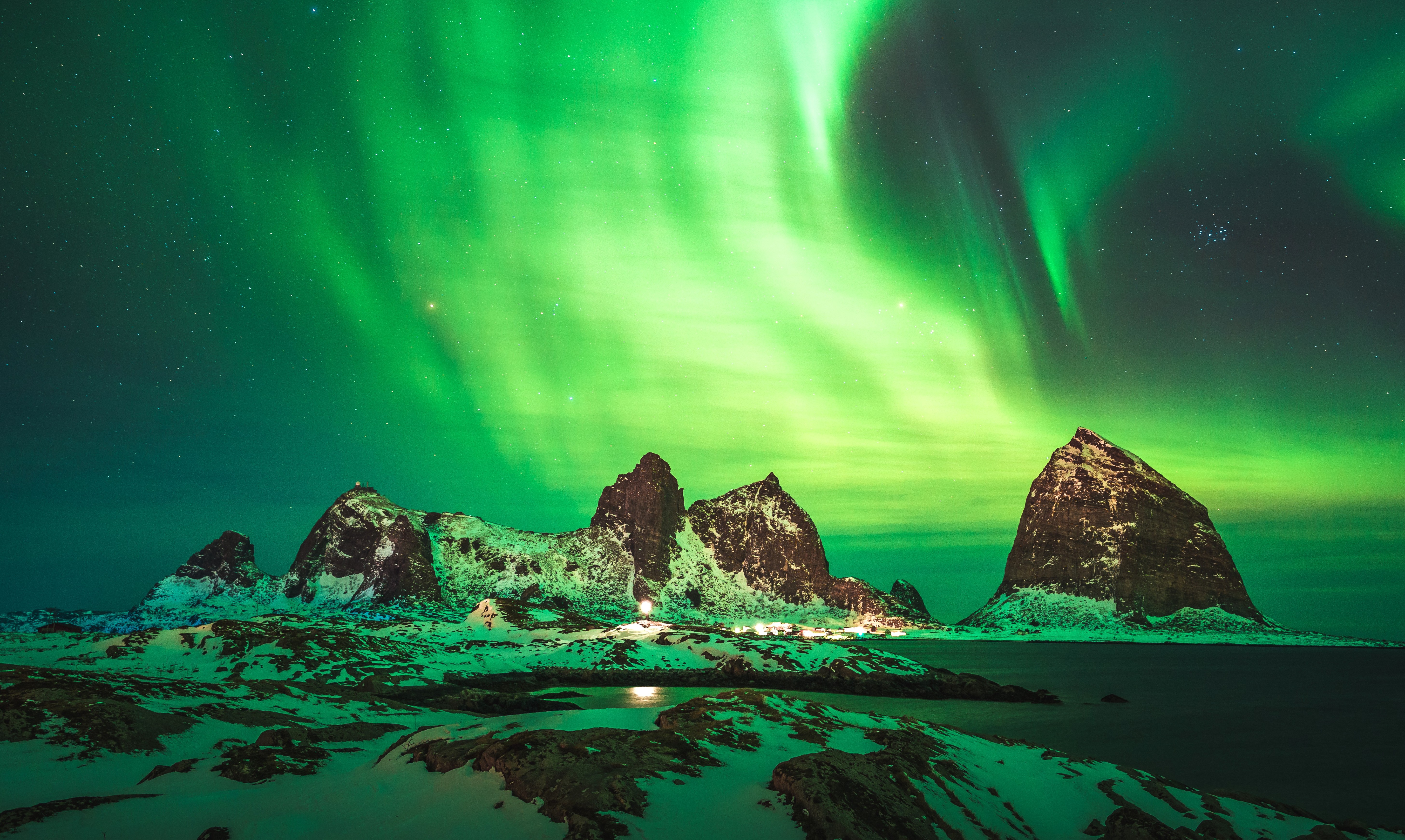 Nordlys-RIB: Træna fra sjø og stjernehimmel