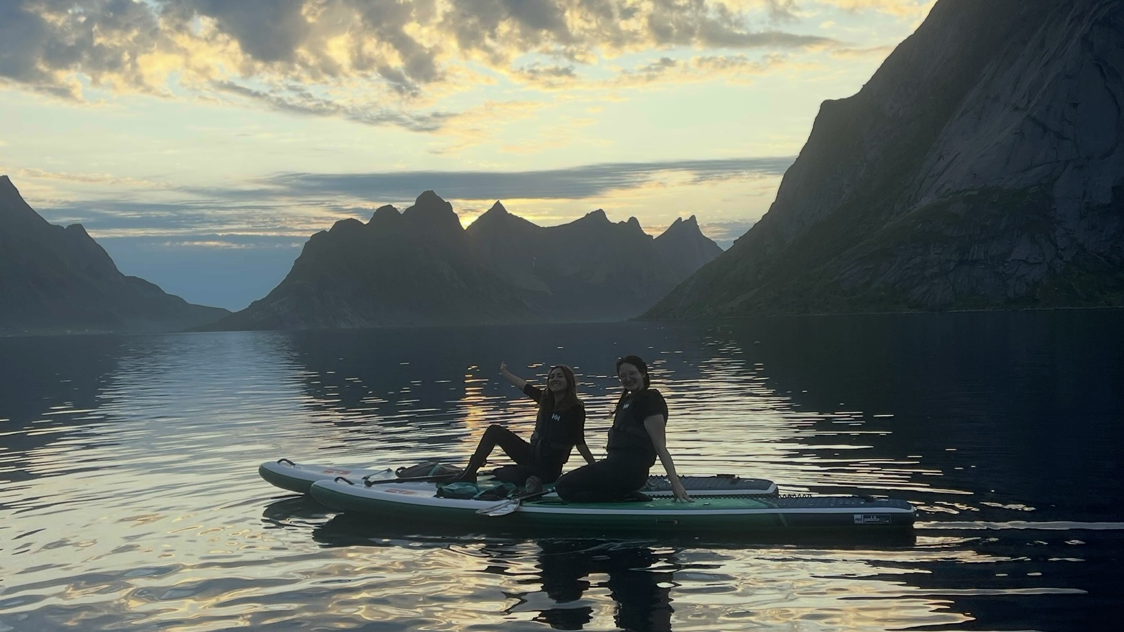 Kveldstur på SUP i Reinefjorden - 3,5 timer