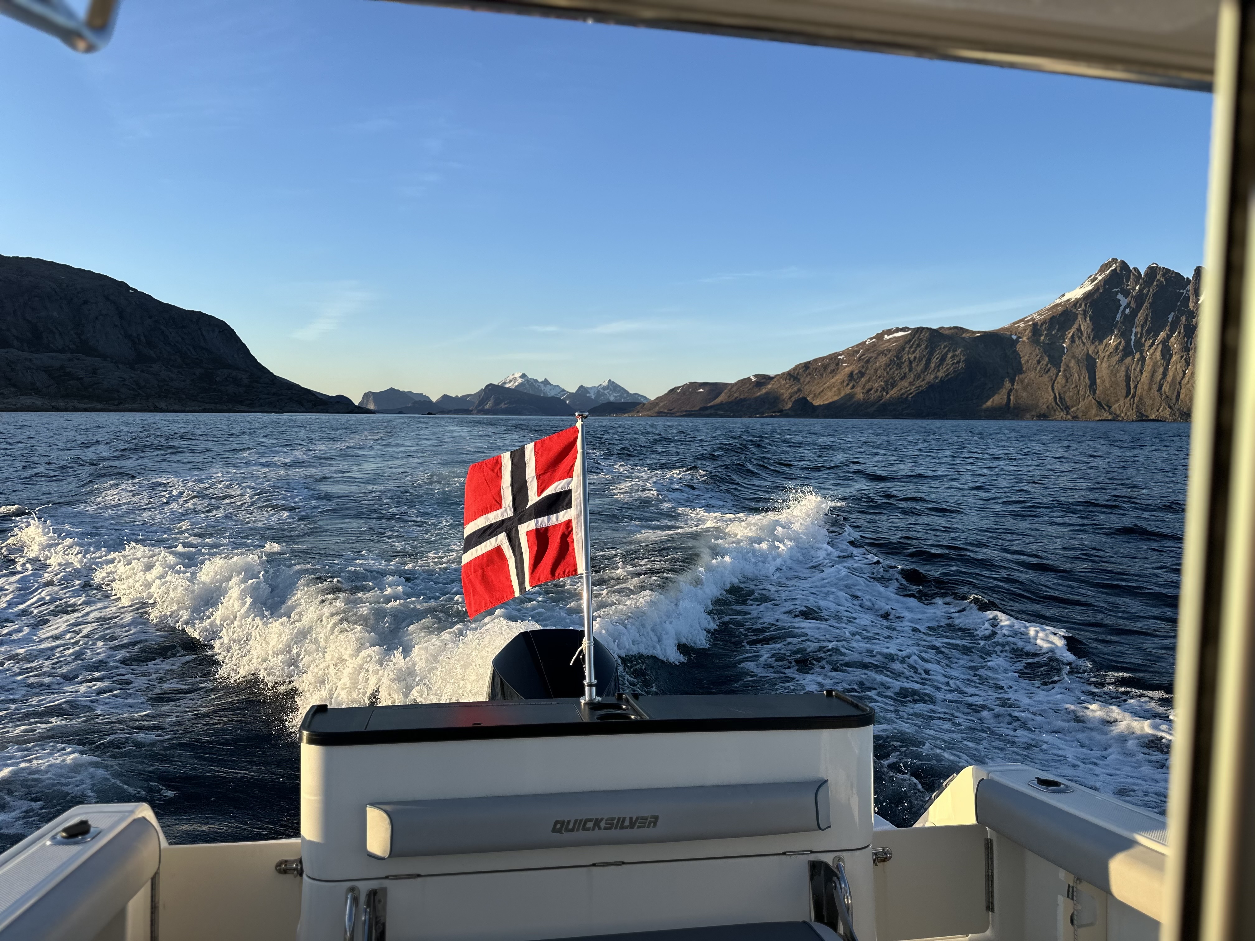 Boat sightseeing 3 hours