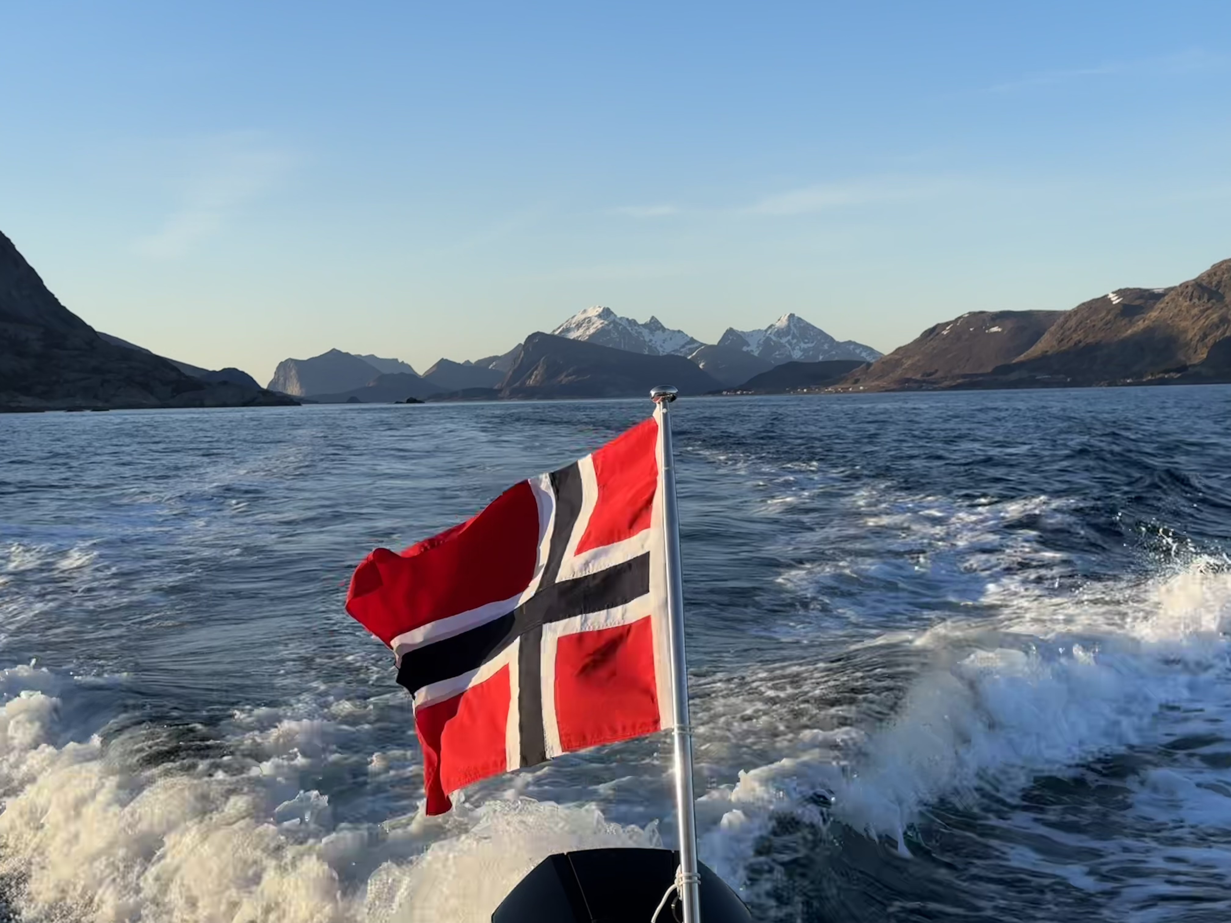 Boat sightseeing 6 hours