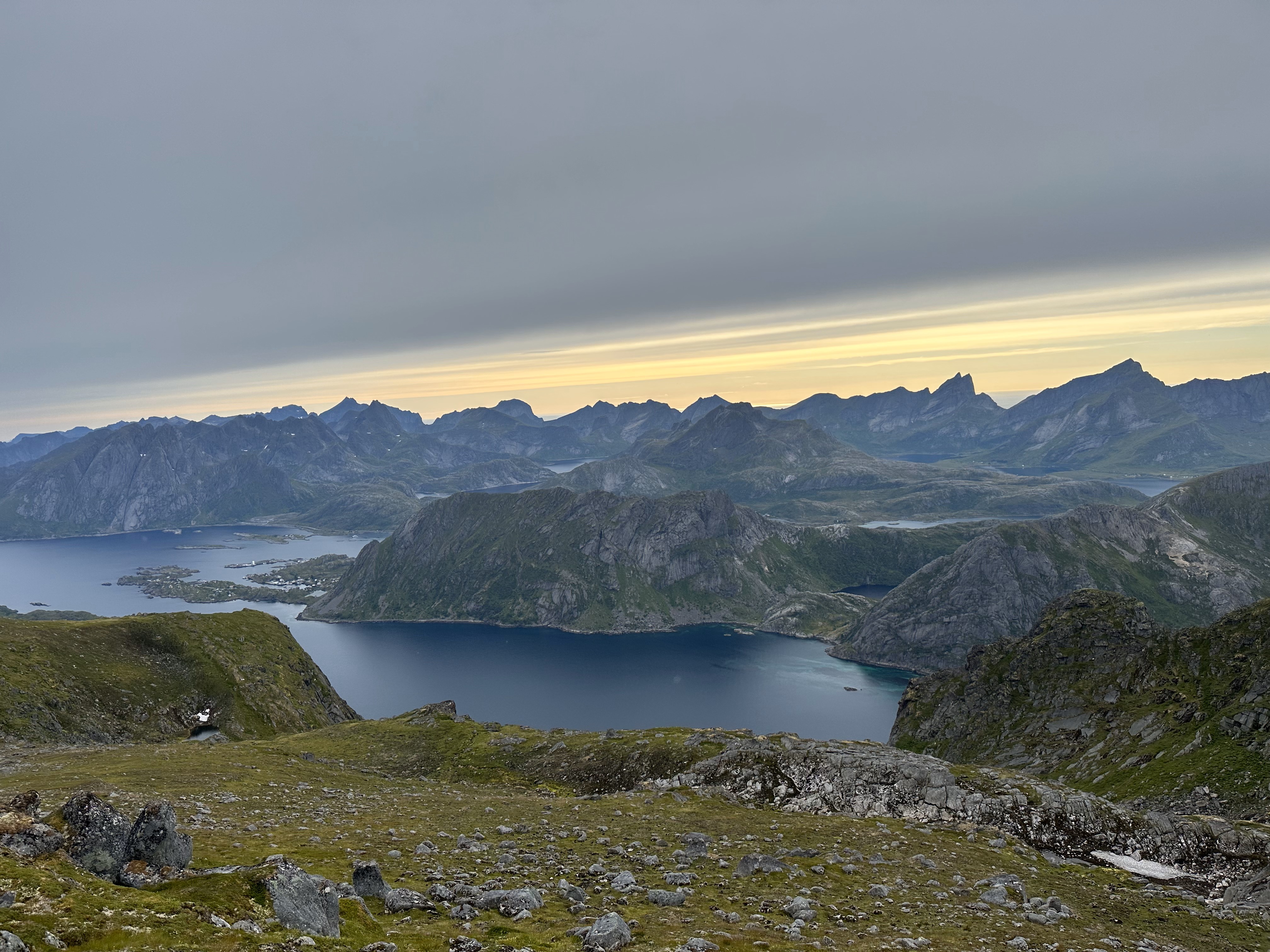 Boat sightseeing and mountain hike