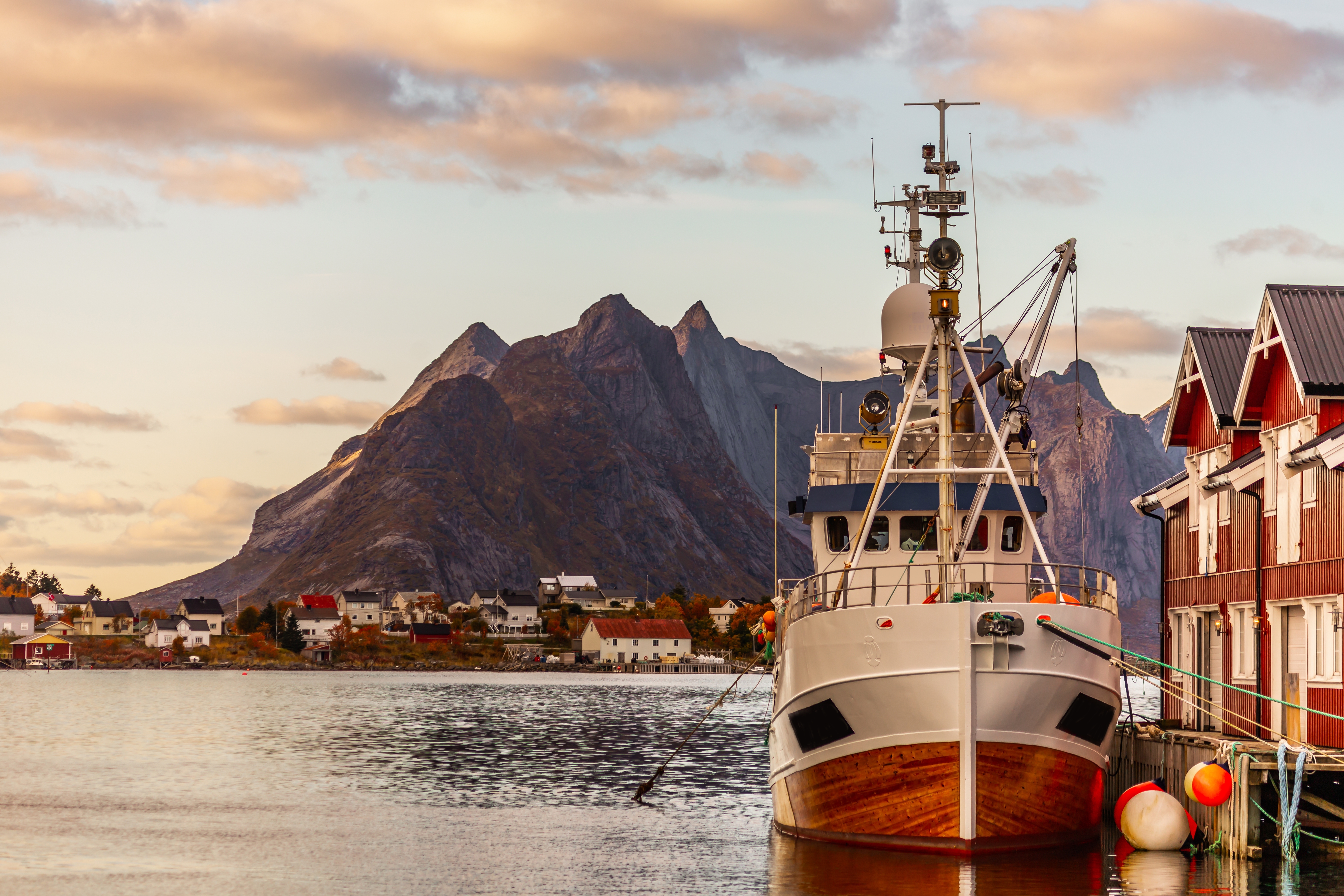 Cruise Herøyøyene - Petter på skjæret
