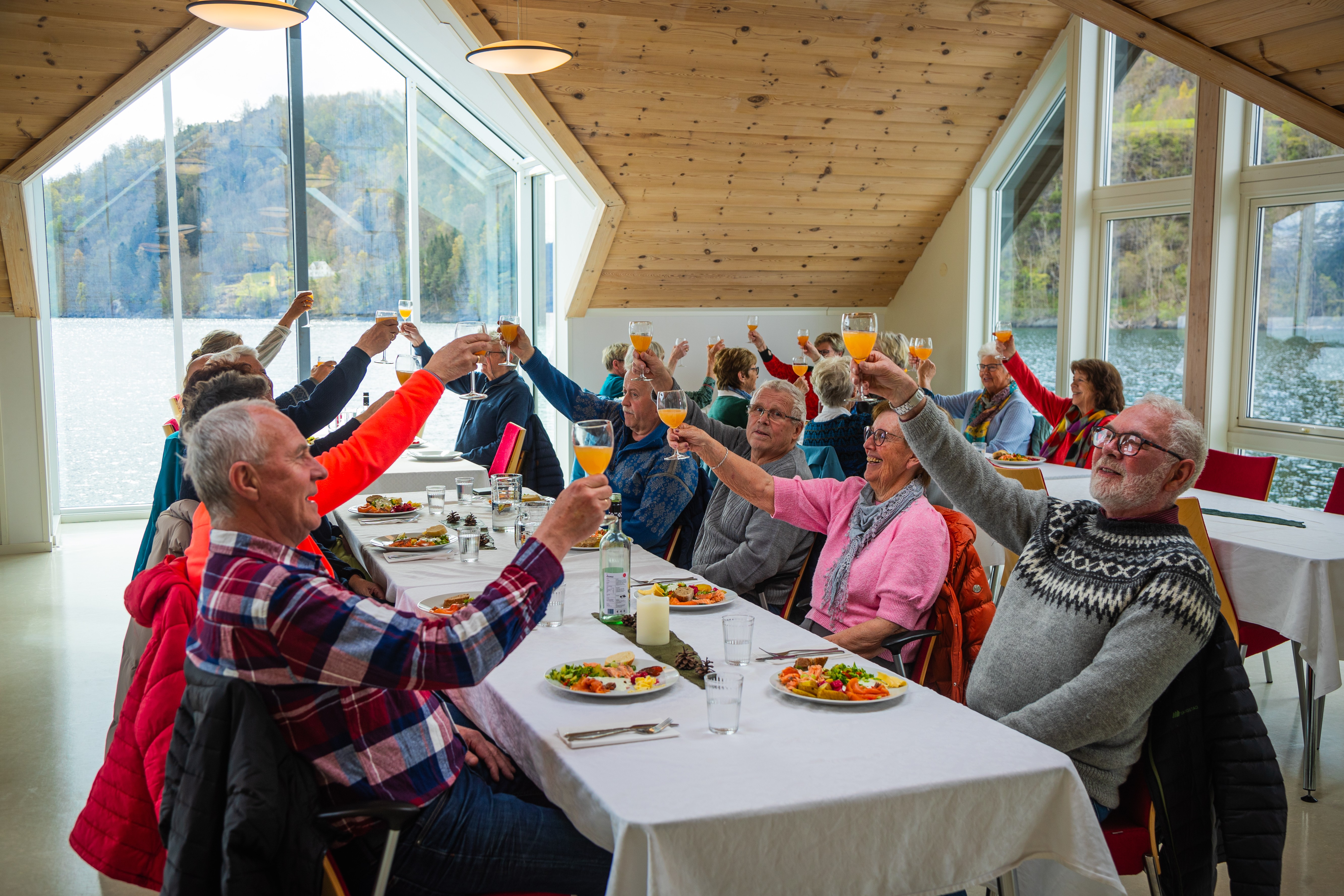 Salmon farm visit + lunch (Hardanger) 