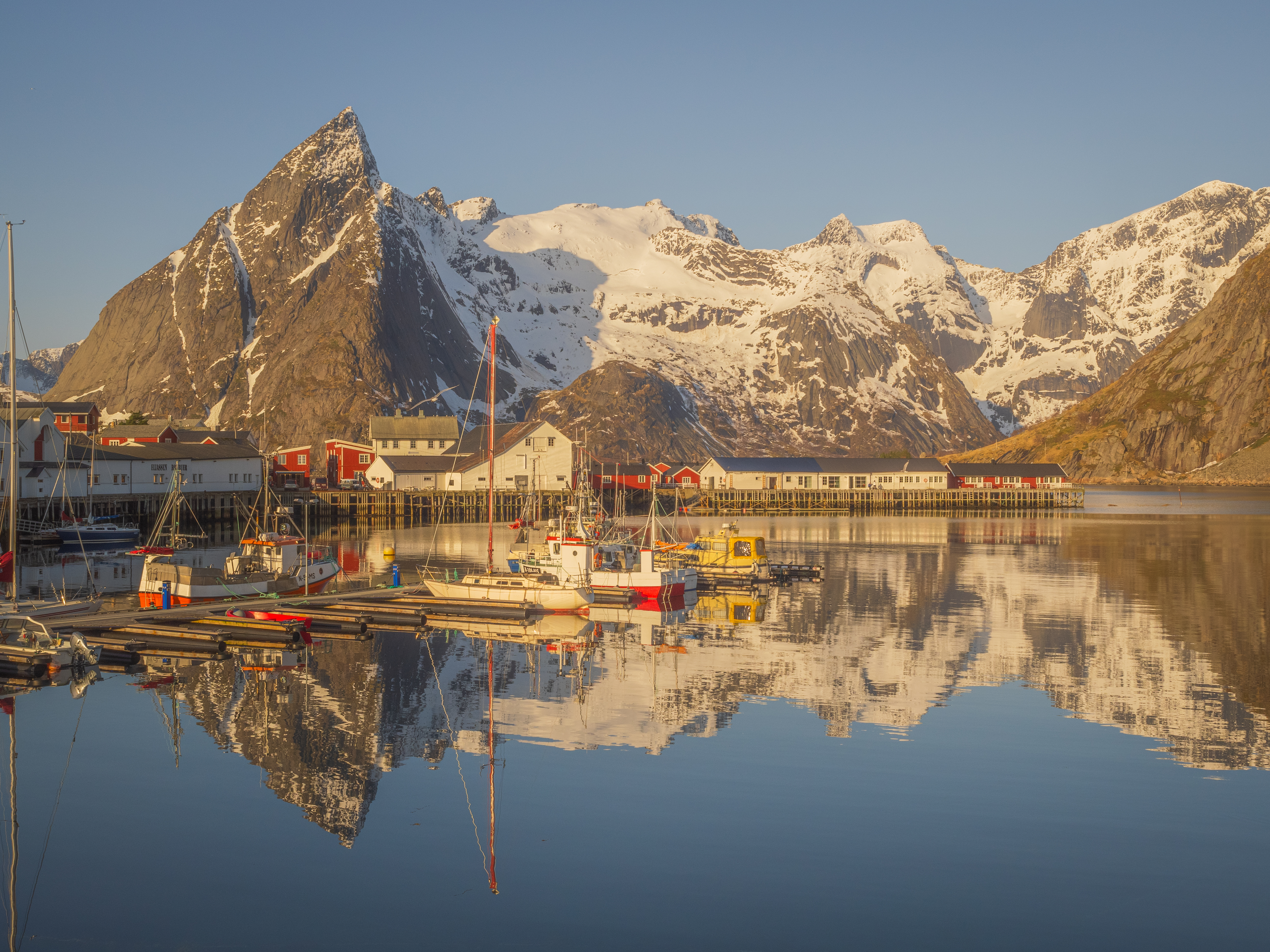 Historical trip to fishing villages in Lofoten