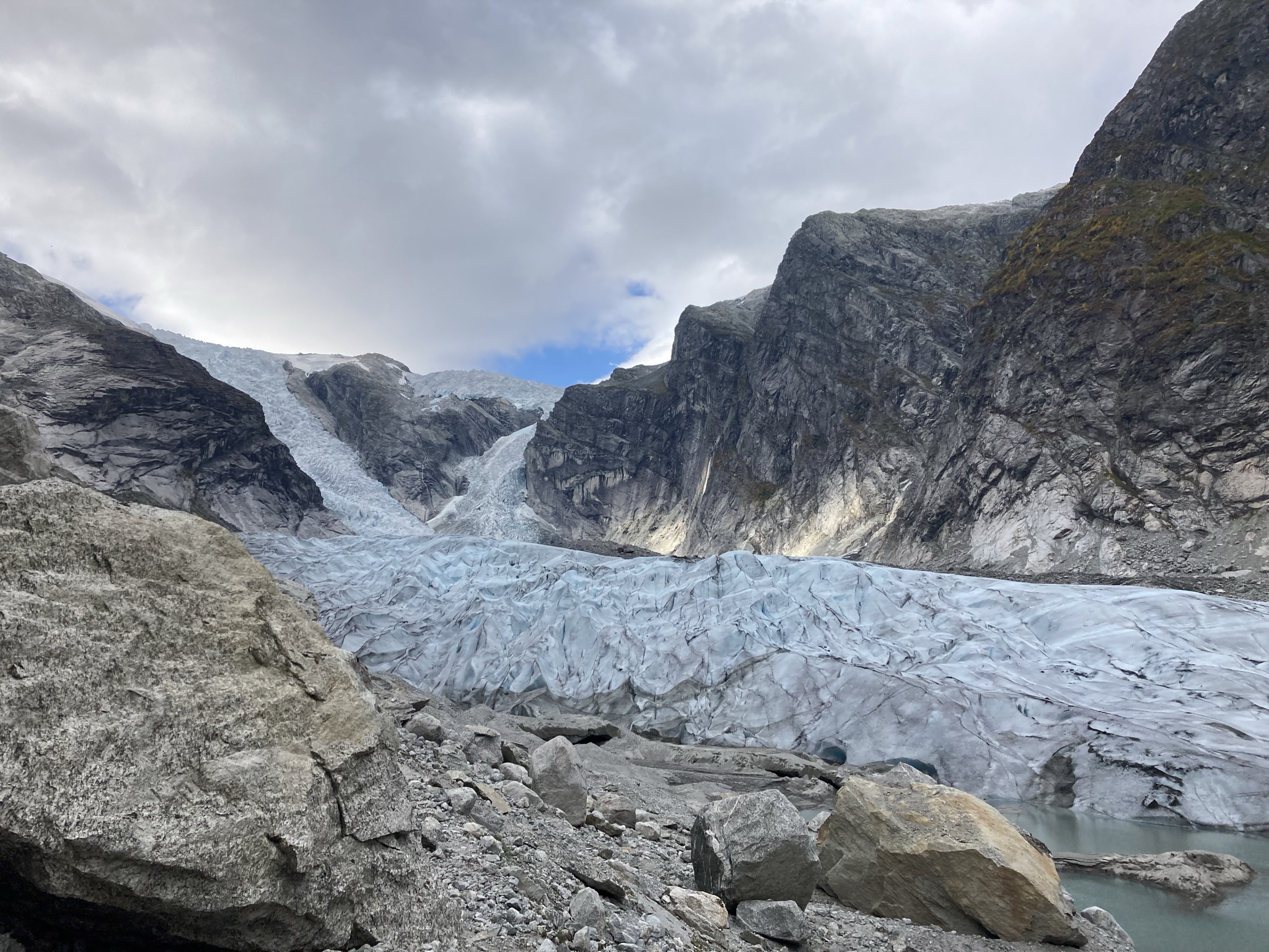 Finst det liv på breen?