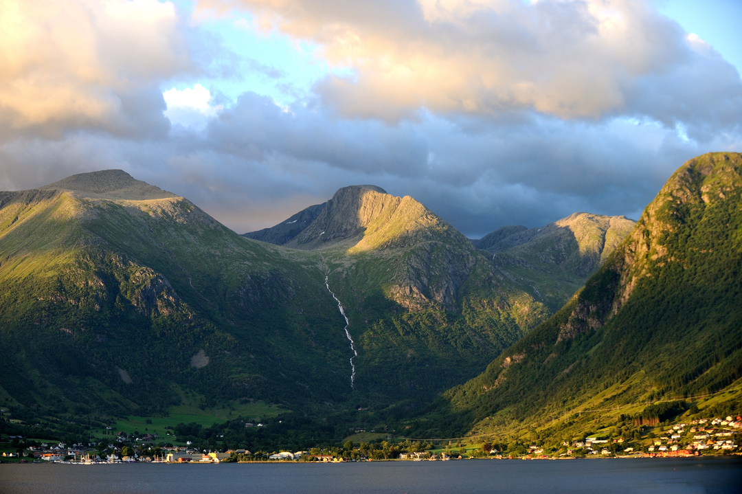 Bergen til Rosendal – privat fjordcruise (én vei)