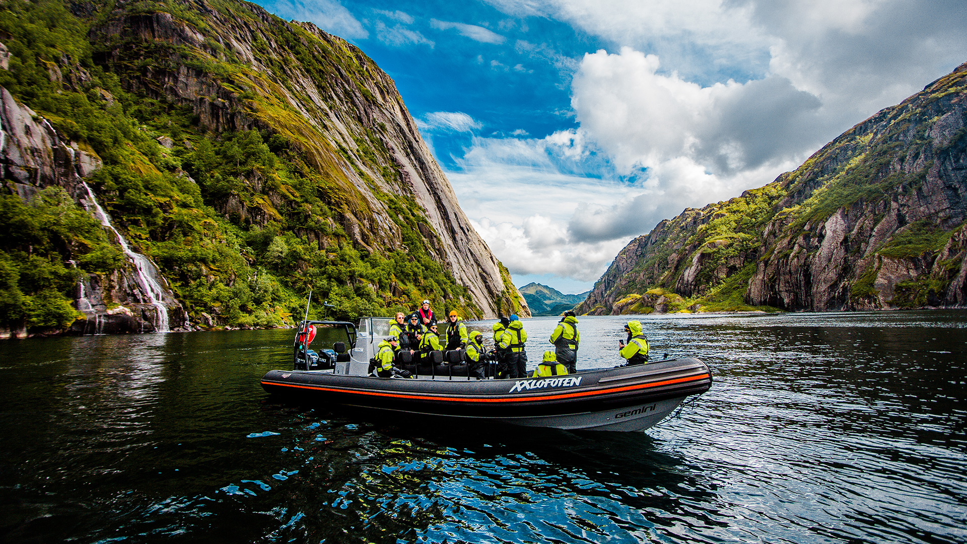 RIB-tur på Gimsøystraumen