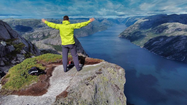 Off the beaten track to Pulpit Rock