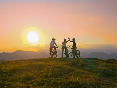 MOUNTAIN BIKE MIDNIGHT SUN TOUR